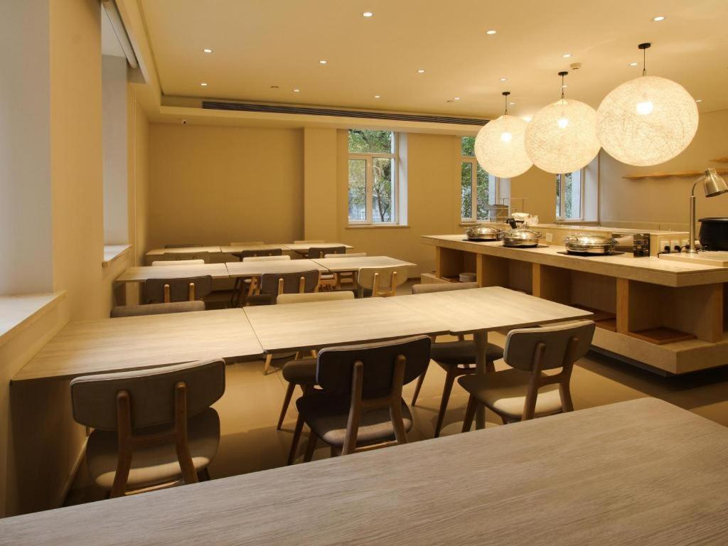 Ji Hotel Beijing Chaoyangmen Bagian luar foto